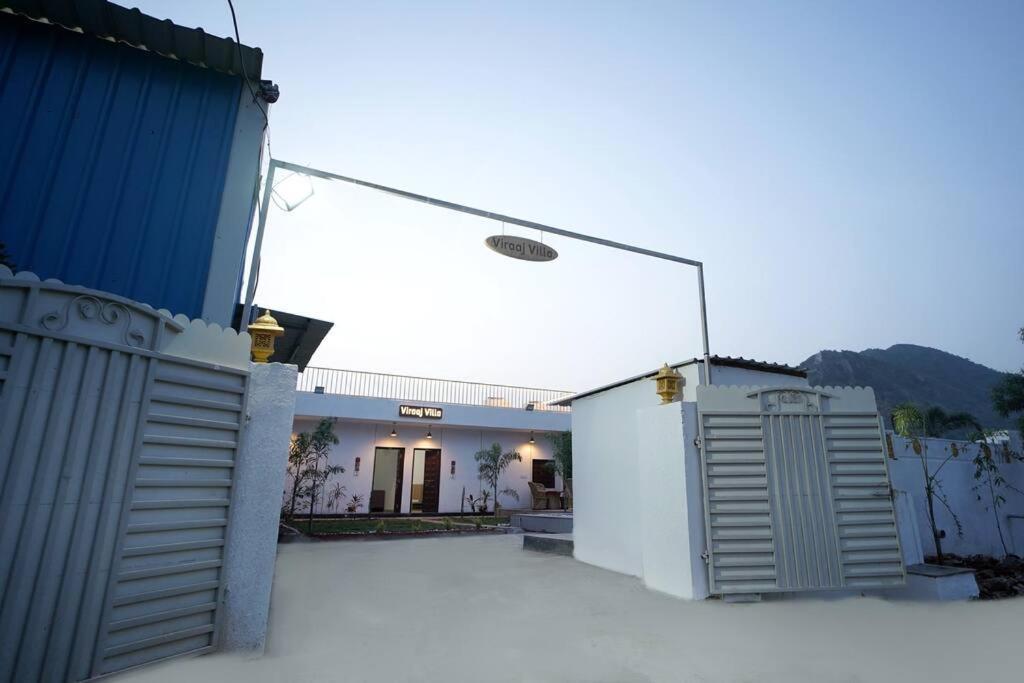 Viraaj Villa Udaipur Buitenkant foto